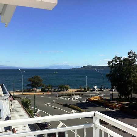 Based By The Lake Taupo Kültér fotó