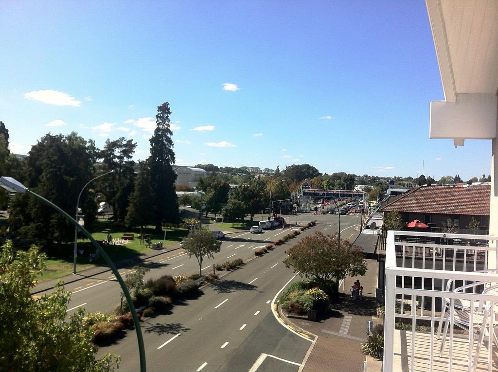Based By The Lake Taupo Kültér fotó